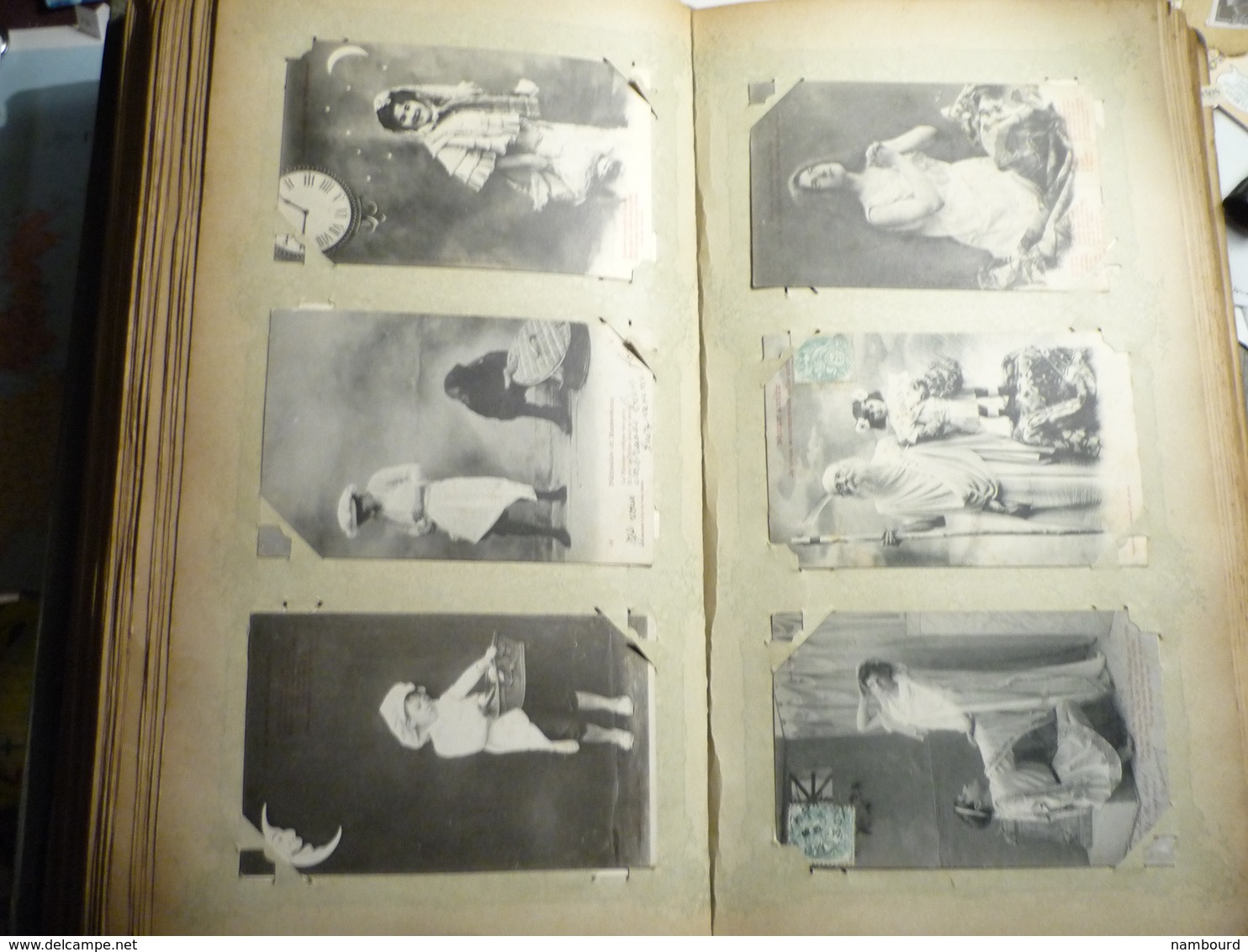 Lot de 696 cartes fantaisie Bergeret dans un gros album ancien de 232 pages