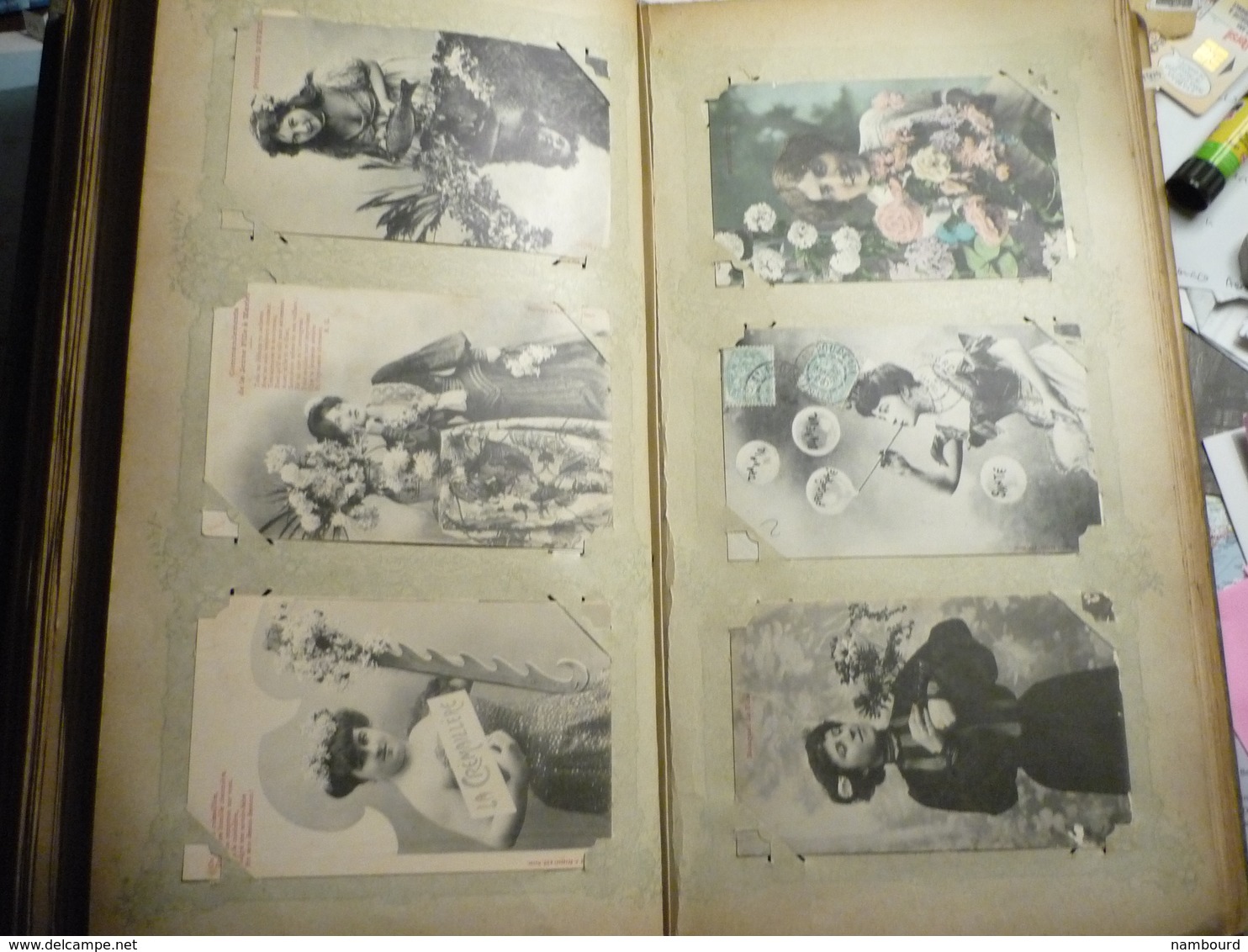 Lot de 696 cartes fantaisie Bergeret dans un gros album ancien de 232 pages