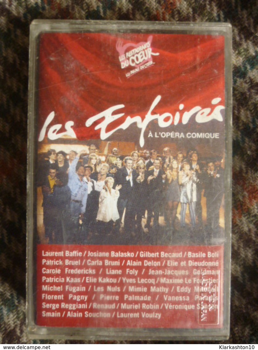 LES ENFOIRES A L'OPERA COMIQUE/ CassetteAudio-K7 Les Restaurants Du Coeur - Audio Tapes
