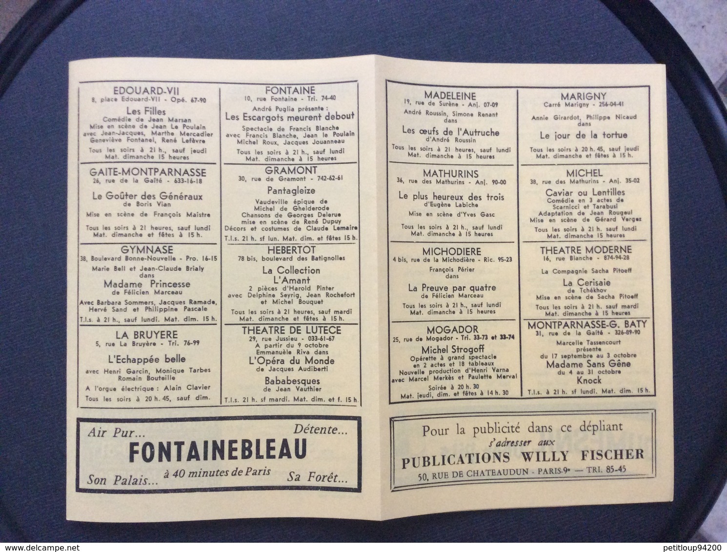 PROGRAMME Spectacles De Paris  COGNAC COURVOISIER SCHWEPPES INDIAN TONIC DUMESNIL OBER PILS Annee 1955 - Programmes