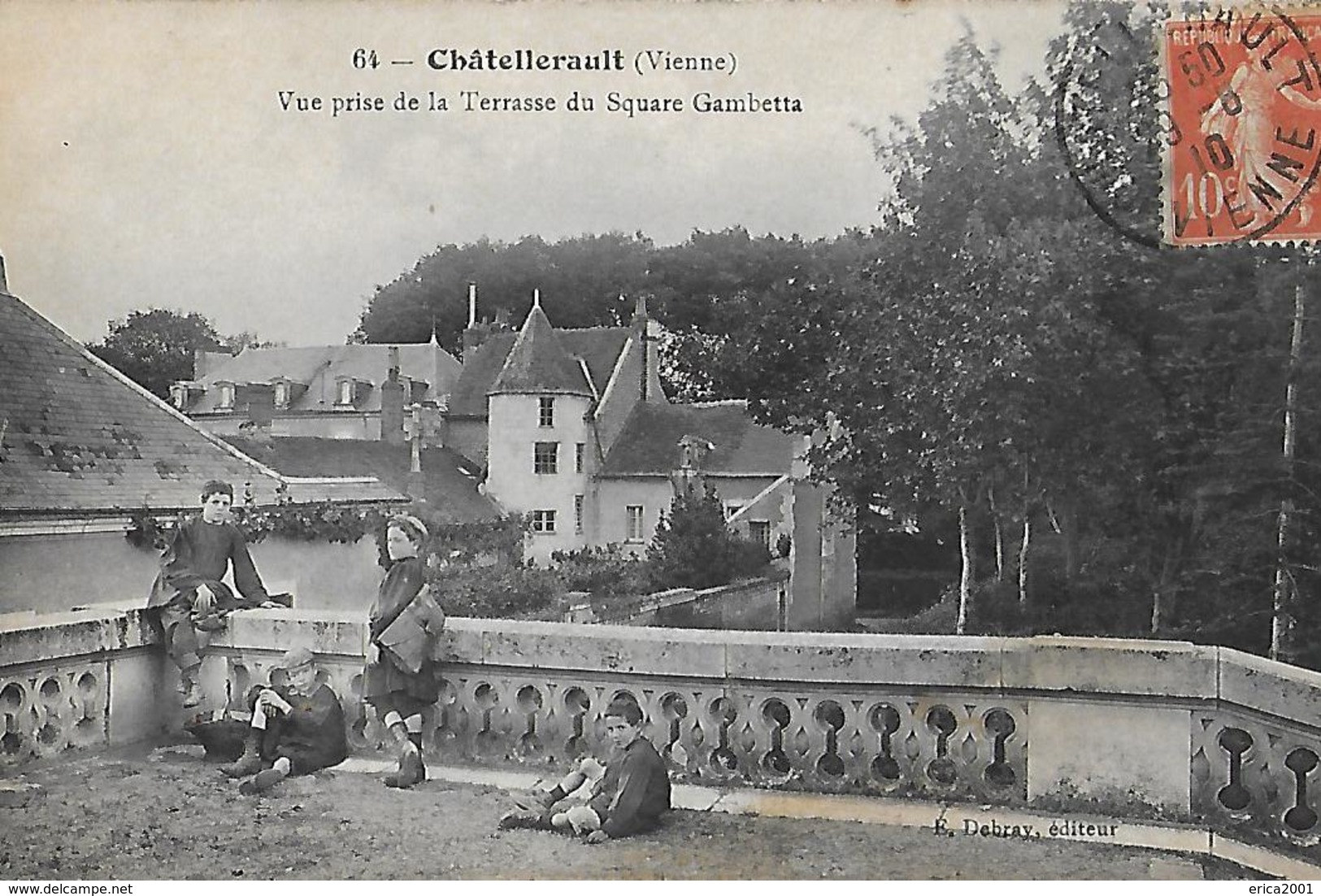 Chatellerault. Vue Prise De La Terrasse Du Square Gambetta. - Chatellerault