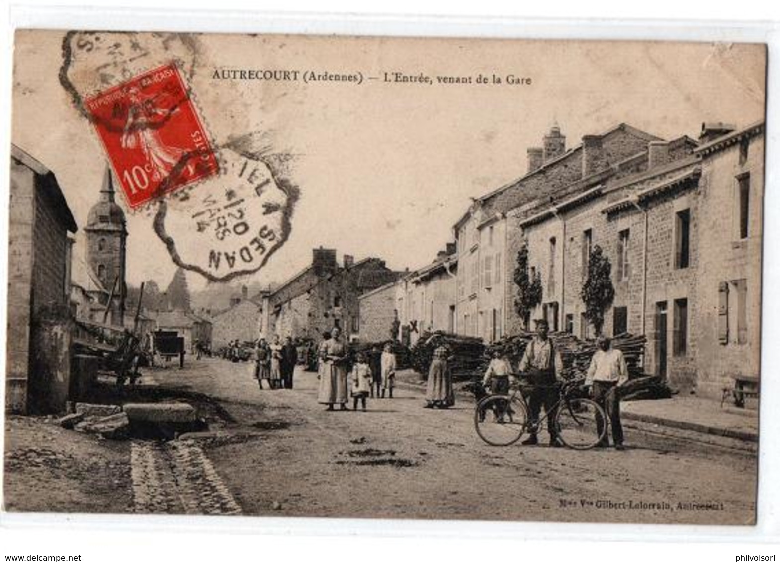 AUTRECOURT L ENTREE VENANT DE LA GARE TRES ANIMEE - Autres & Non Classés