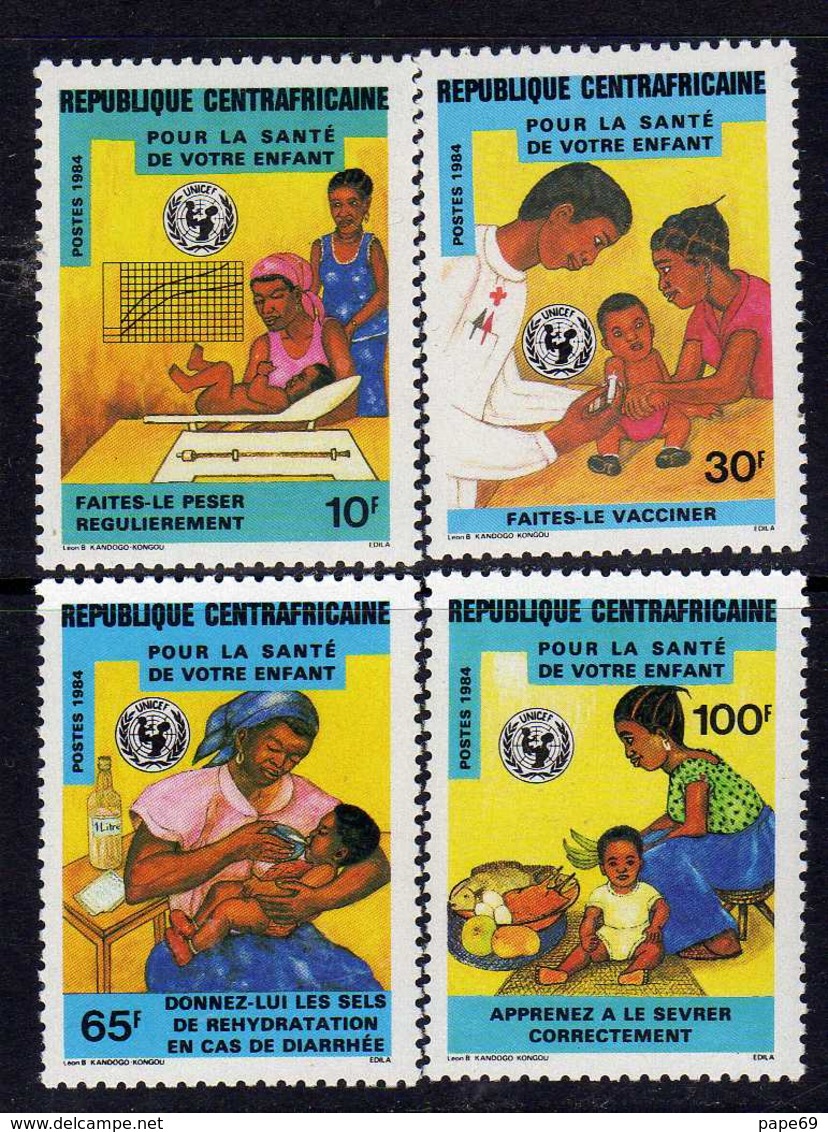 Centrafricaine N° 636 / 39 XX Préservation De La Santé Des Enfants. La Série Des 4 Valeurs Sans Charnière, TB - Centrafricaine (République)