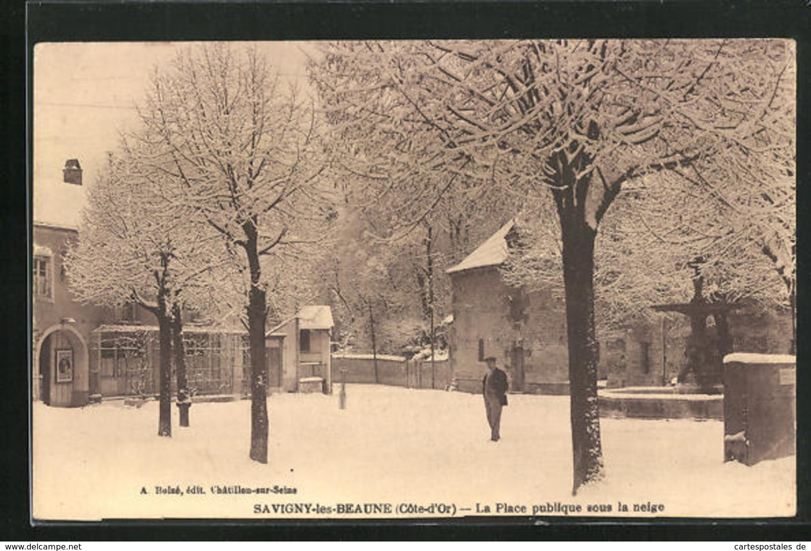 CPA Savigny-les-Beaune, La Place Publique Sous La Neige - Beaune