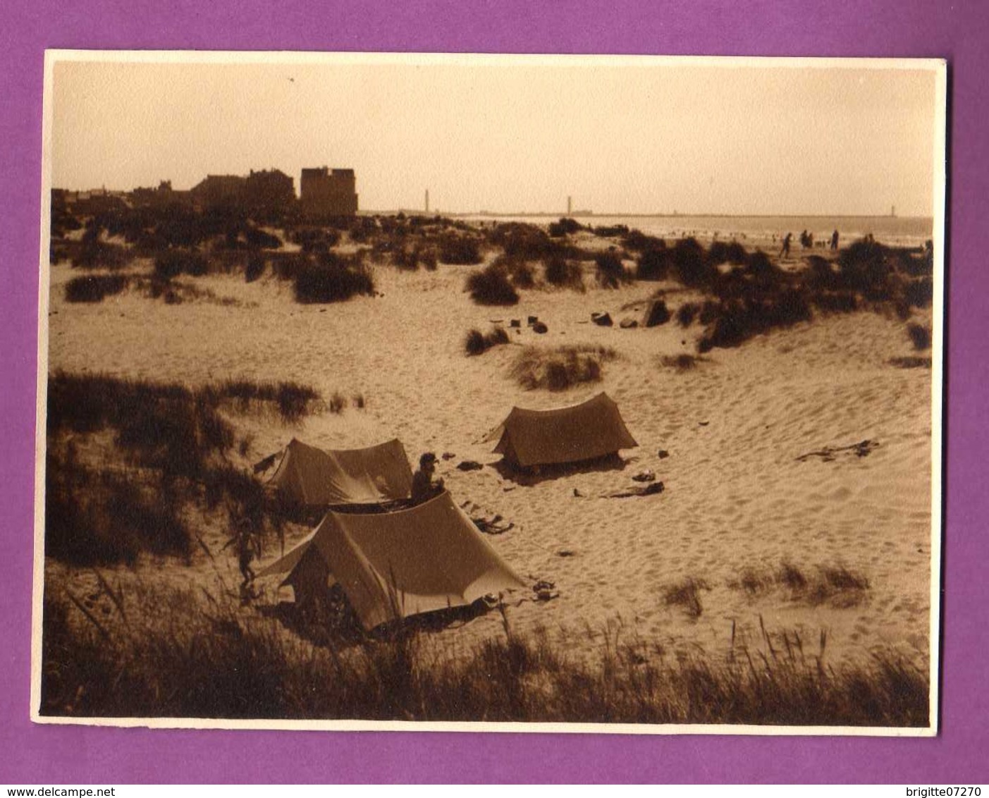 PHOTOGRAPHIE - 59 - MALO TERMINUS PRES DUNKERQUE - CAMPING SAUVAGE DANS LES DUNES - Lieux