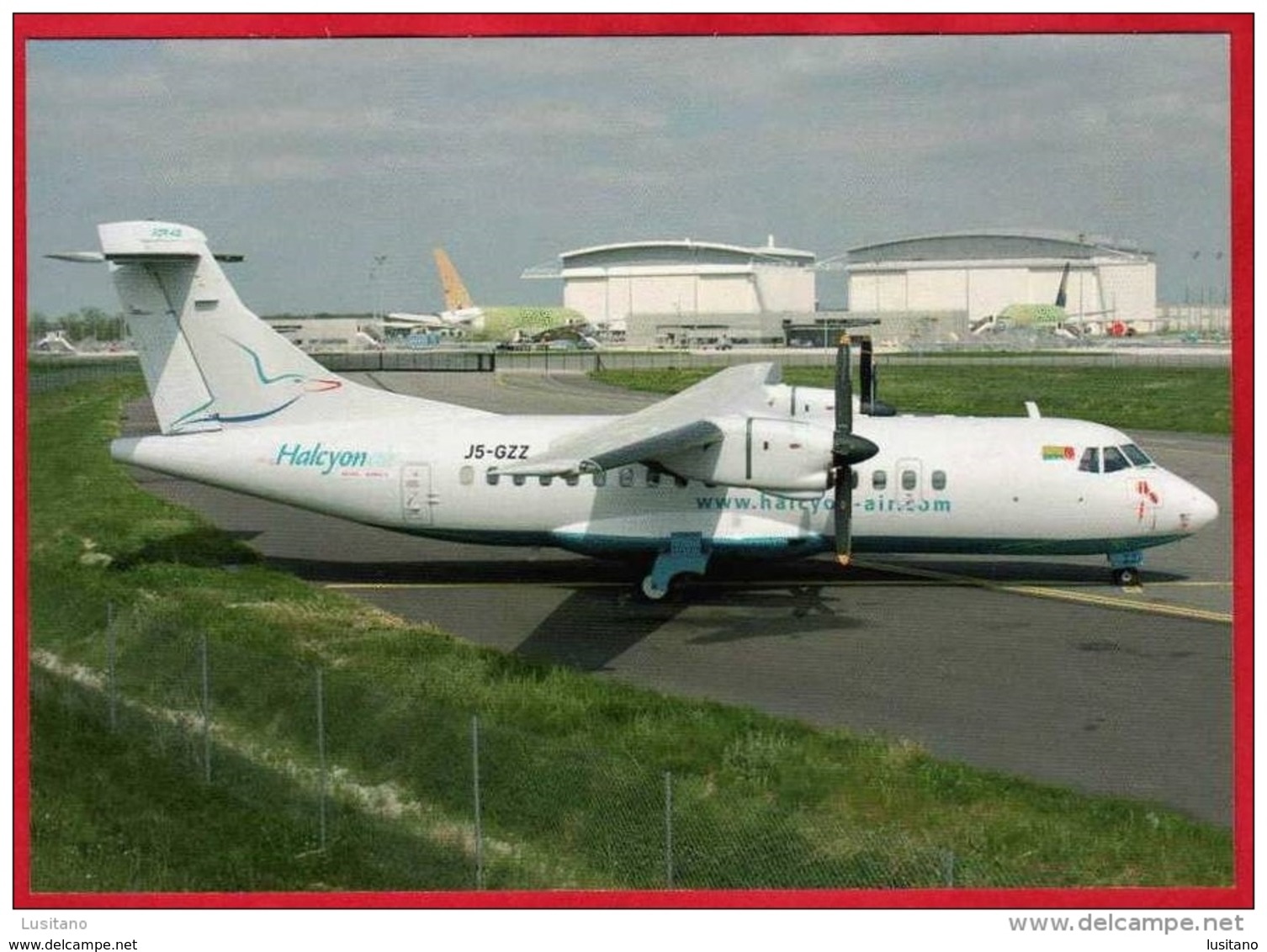 Toulouse Aeroport Airport - Avion Aviation Halcyon Air ATR 42 320 Aircraft - Aerodromes