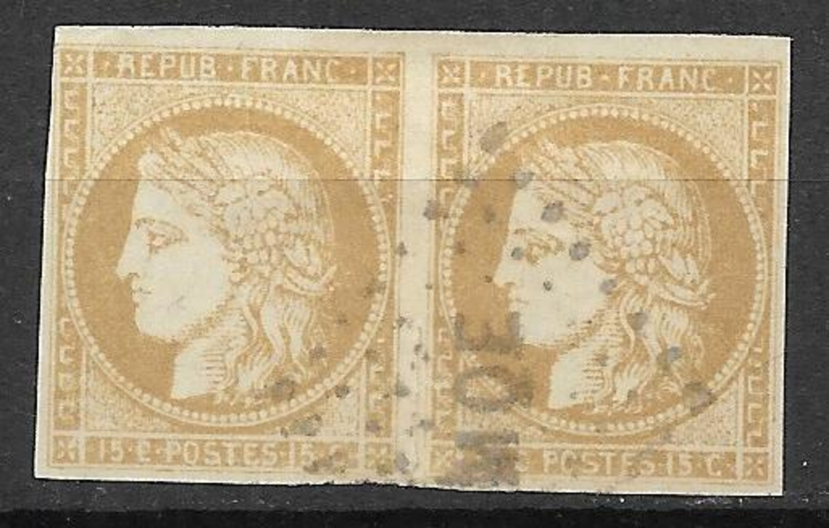 Martinique 1872 (pair Slightly Broken) - Oblitérés