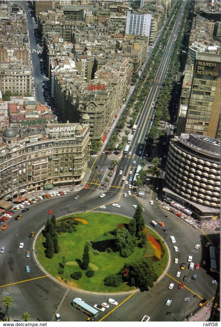 1 AK Spanien * Blick Auf Barcelona Mit Der Avenue Diagonal - Früher Avenue Generalísimo Franco - Luftbildaufnahme * - Barcelona