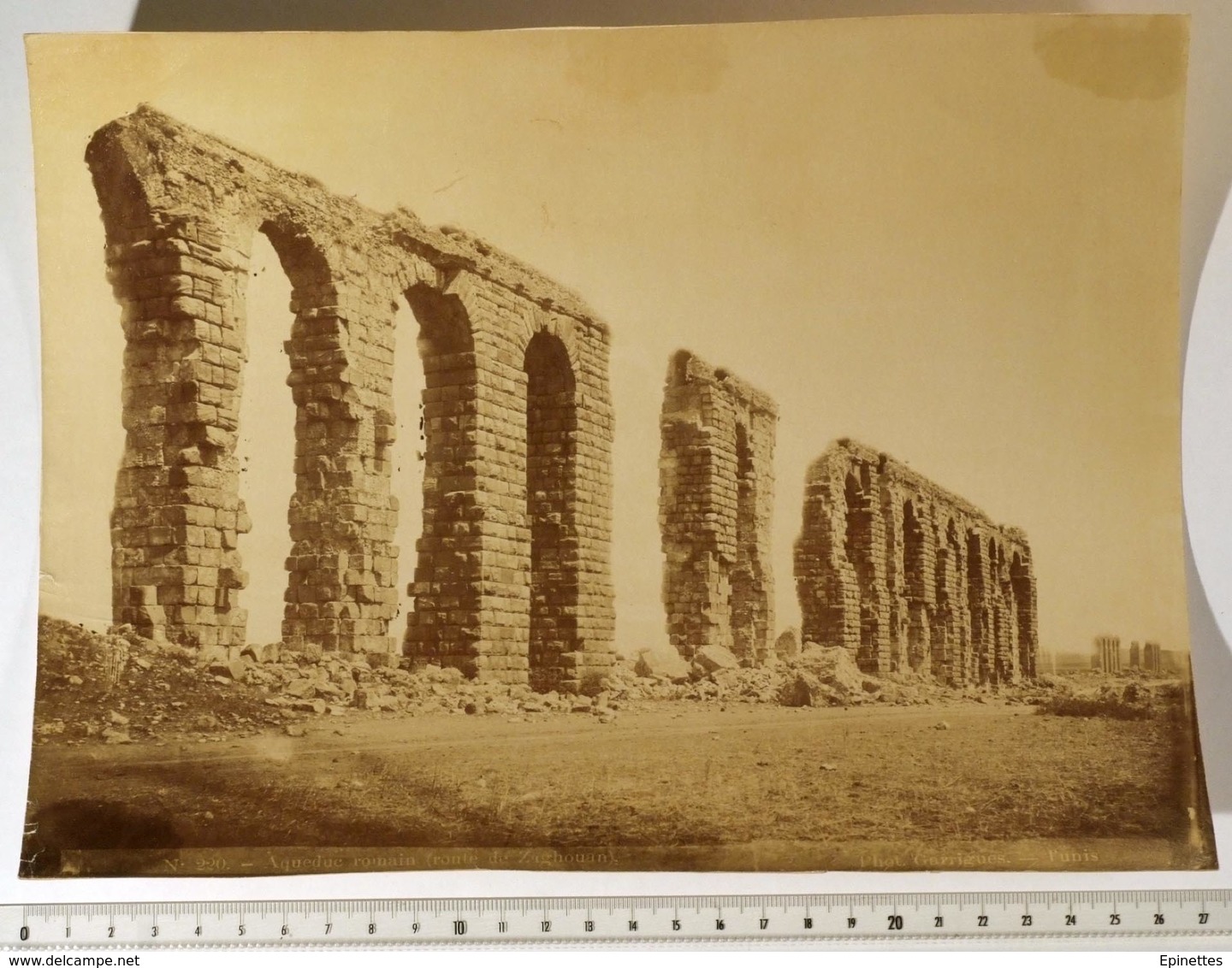 GRANDE PHOTO 20x26 Cm: TUNIS, Tunisie, Aqueduc Romain Route De Zaghouan; Photo J. GARRIGUES, 1860-90. 19e Siècle - Afrique