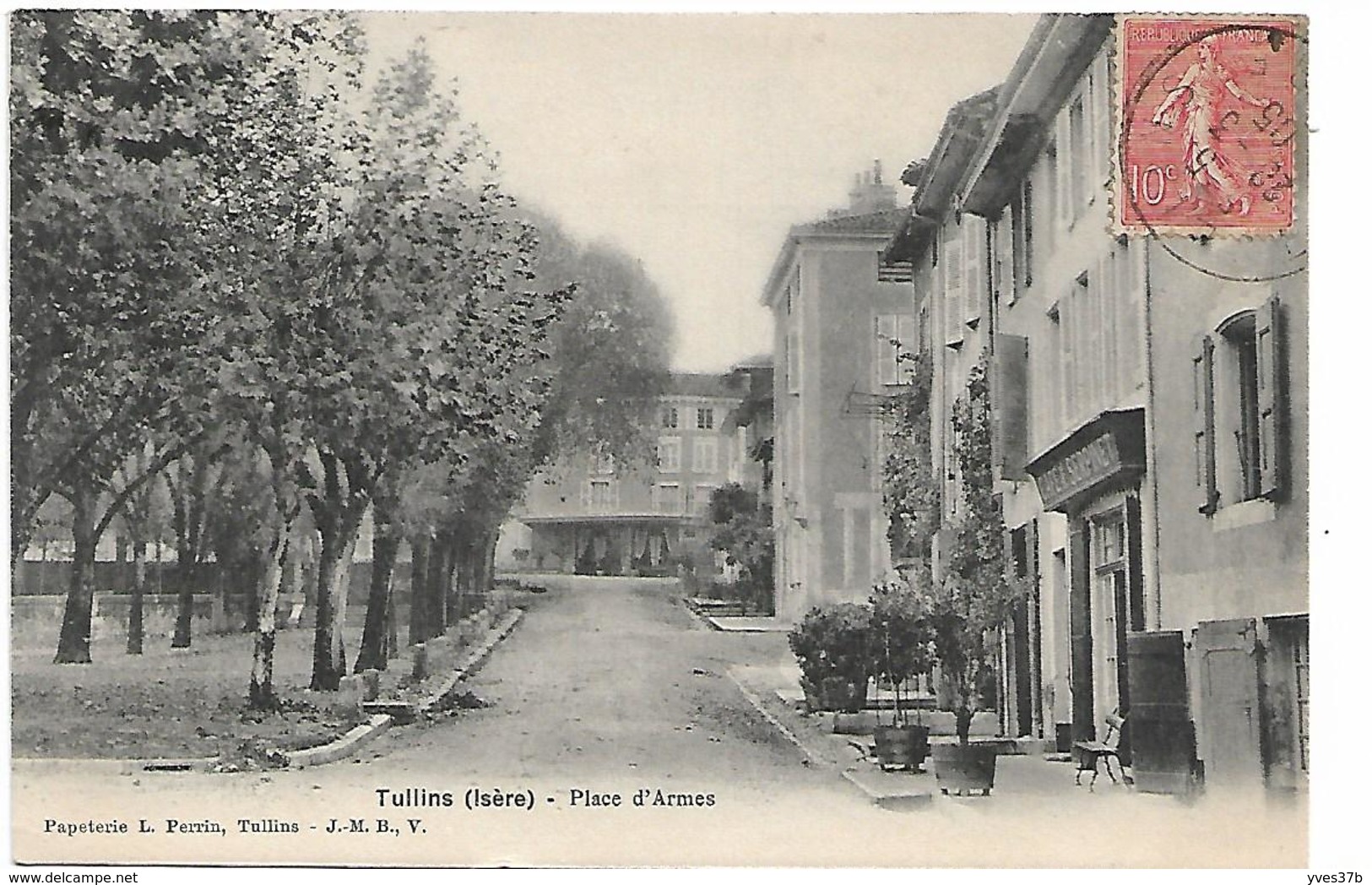 TULLINS - Place D'Armes - Tullins