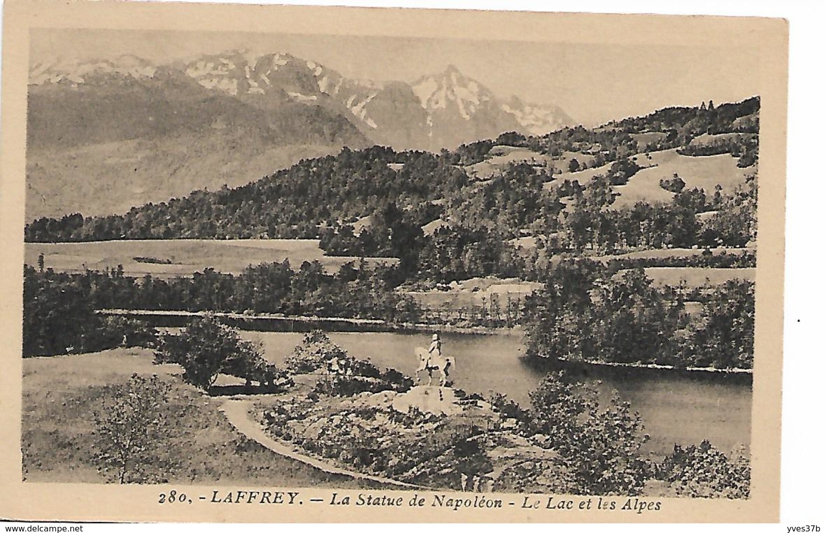 LAFFRAY - La Statue De Napoléon - Le Lac Et Les Alpes - Laffrey