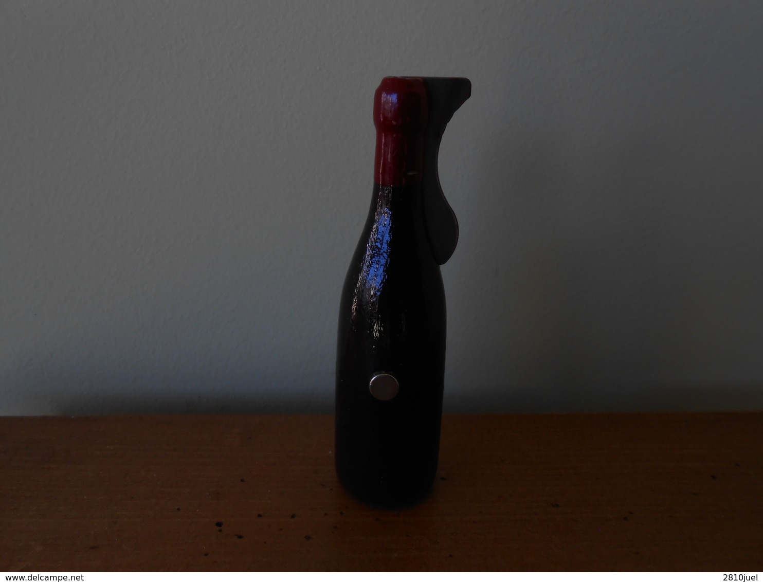 Magnet  -  Vin Bourgogne Volnay  Haegelen  -décoratif Et Utile - Publicitaires