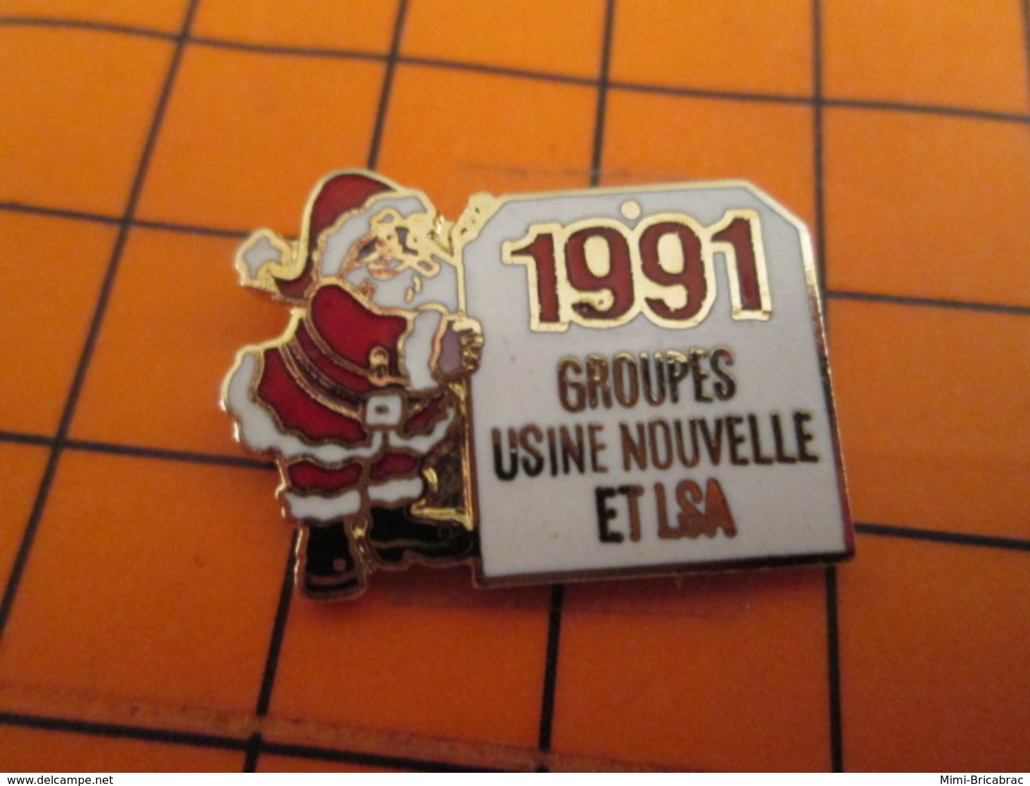 420 Pin's Pins / Belle Qualité & Rare / THEME NOEL : PERE NOEL GROUPE USINE NOUVELLE  ET LSA - Christmas