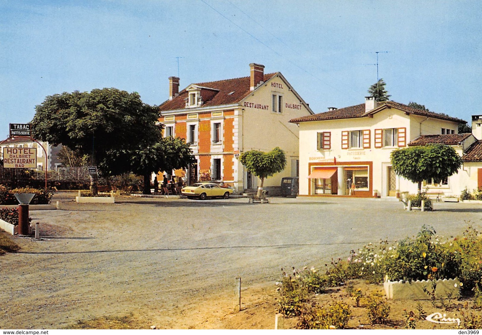 LABRIT - L'Hôtel-Restaurant D'Albret - Boulangerie - Labrit