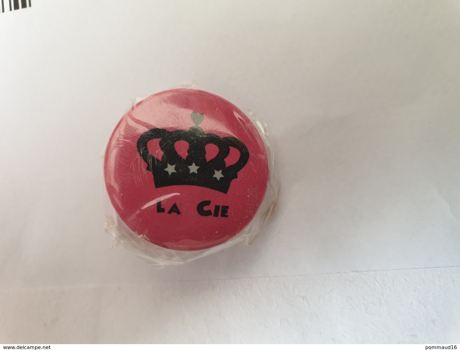 Badge à épingle La Cie - Autres & Non Classés