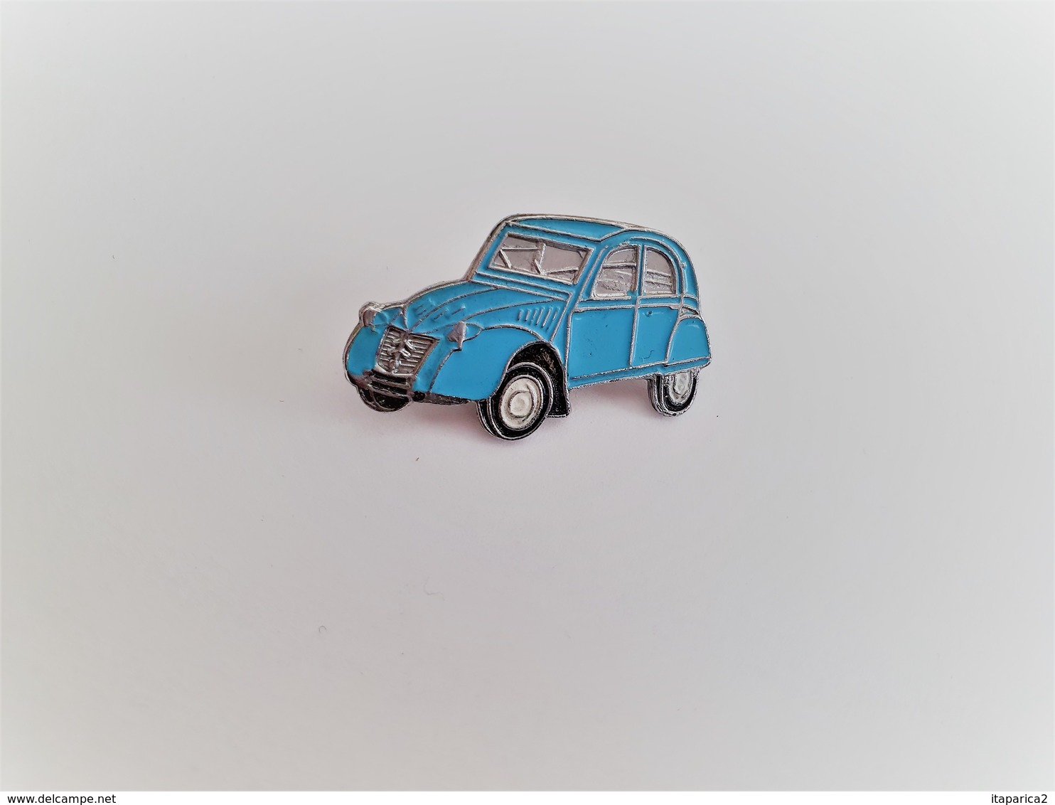 PINS AUTOMOBILE CITROËN 2 CH CHEVAUX LA  DEUDUCHE BLEUE Signé FTP / 33NAT - Citroën