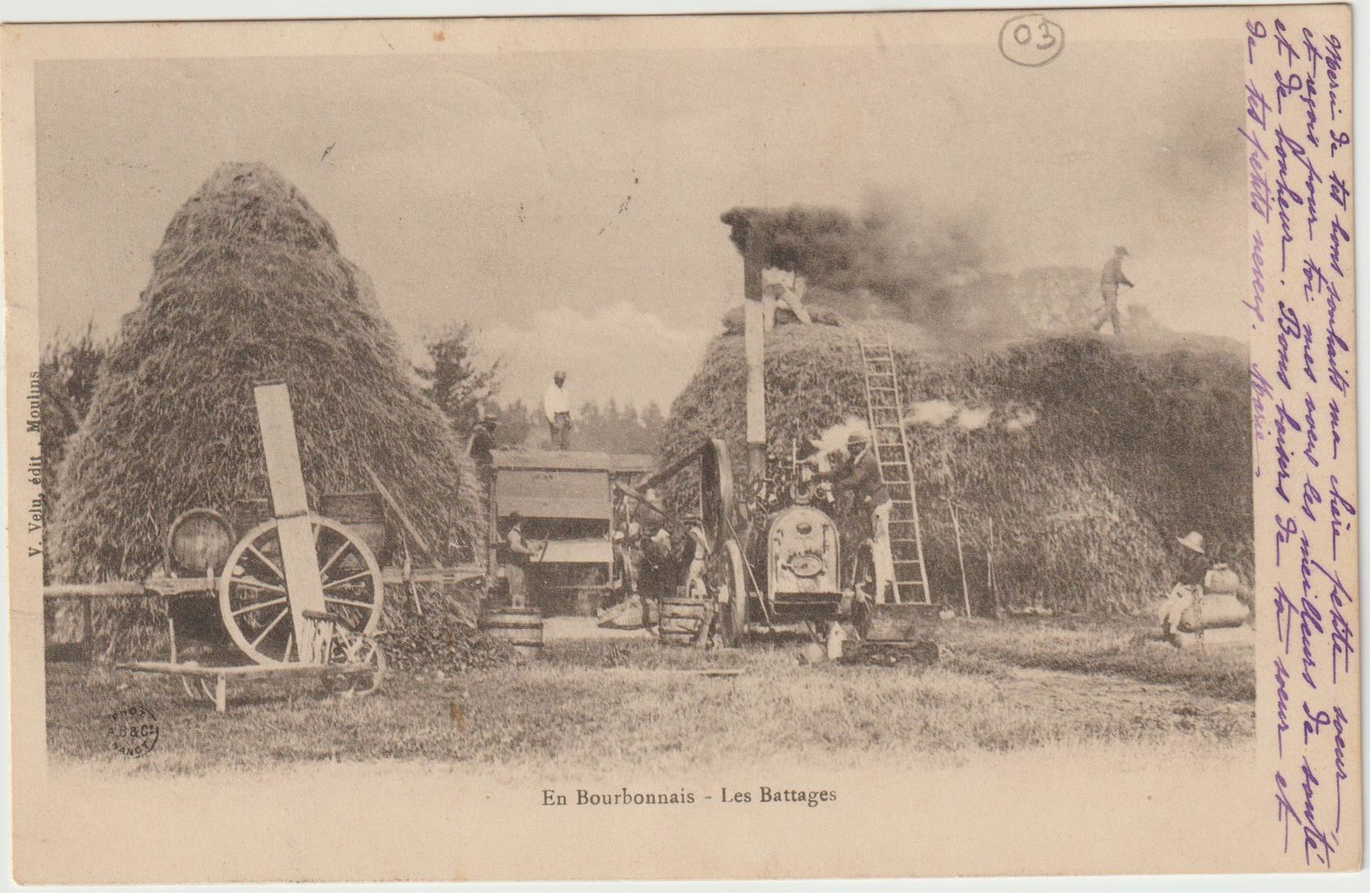 CPA  03  EN BOURBONNAIS LES BATTAGES  MOISSONNEUSE BATTEUSE - Autres & Non Classés