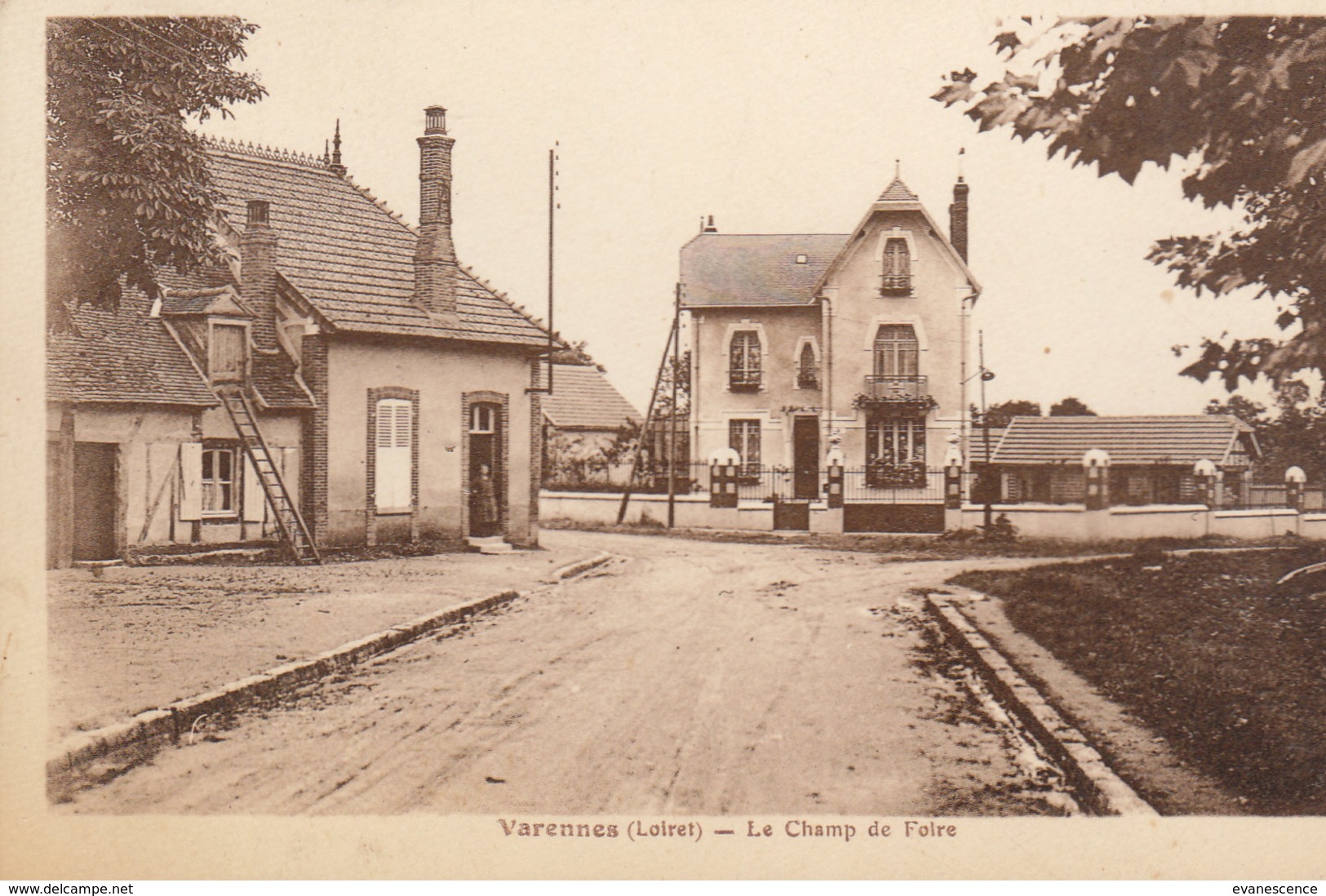 45 /  Varennes  :   Le Champ De Foire      /////   Ref. FEV. 20  ////  BO. 45 - Andere & Zonder Classificatie