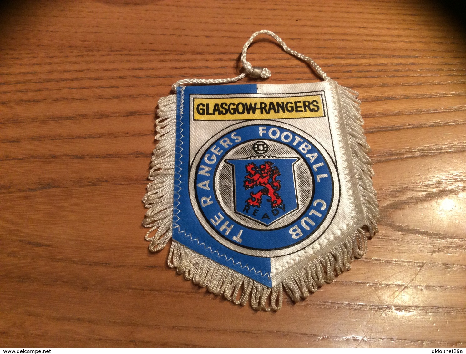 Fanion Football «GLASGOW-RANGERS» (Ecosse) - Habillement, Souvenirs & Autres