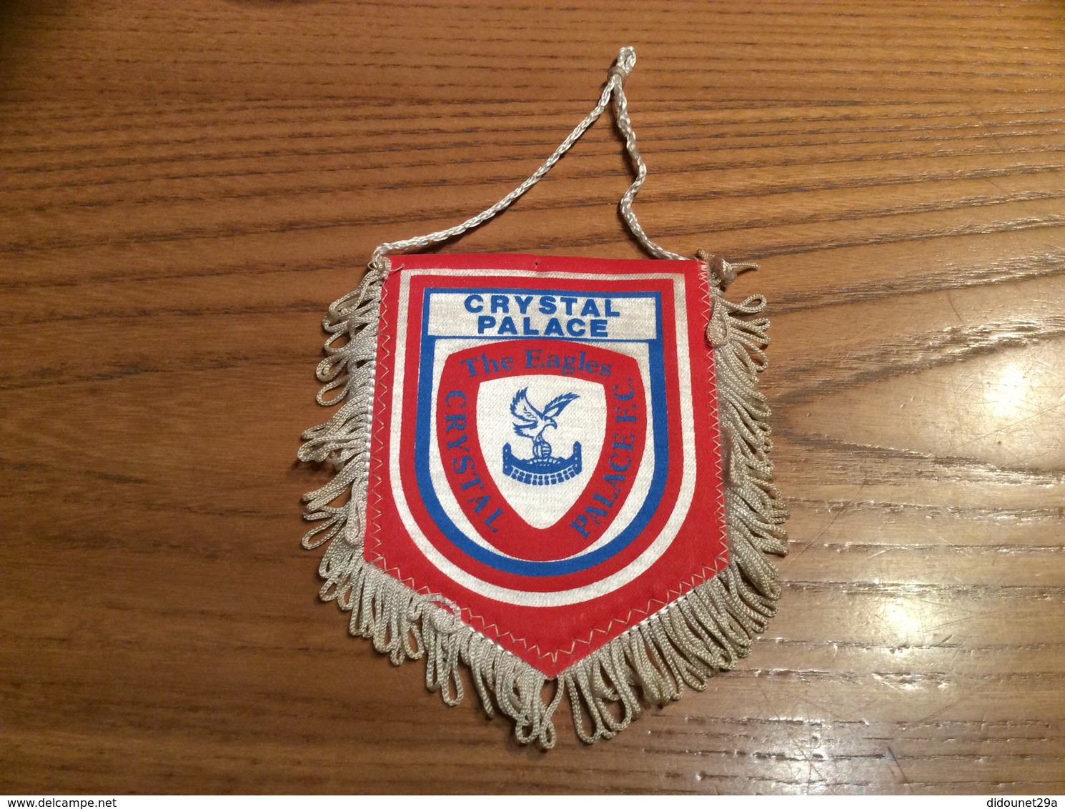 Fanion Football «CRYSTAL PALACE - The Eagles» (Angleterre, Aigle) - Habillement, Souvenirs & Autres