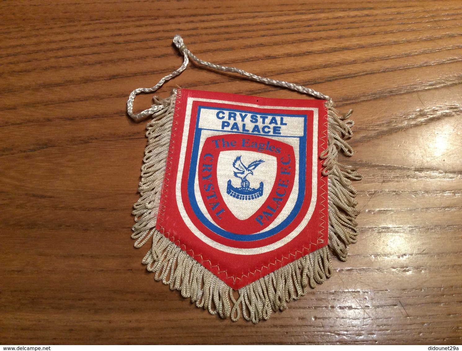Fanion Football «CRYSTAL PALACE - The Eagles» (Angleterre, Aigle) - Habillement, Souvenirs & Autres
