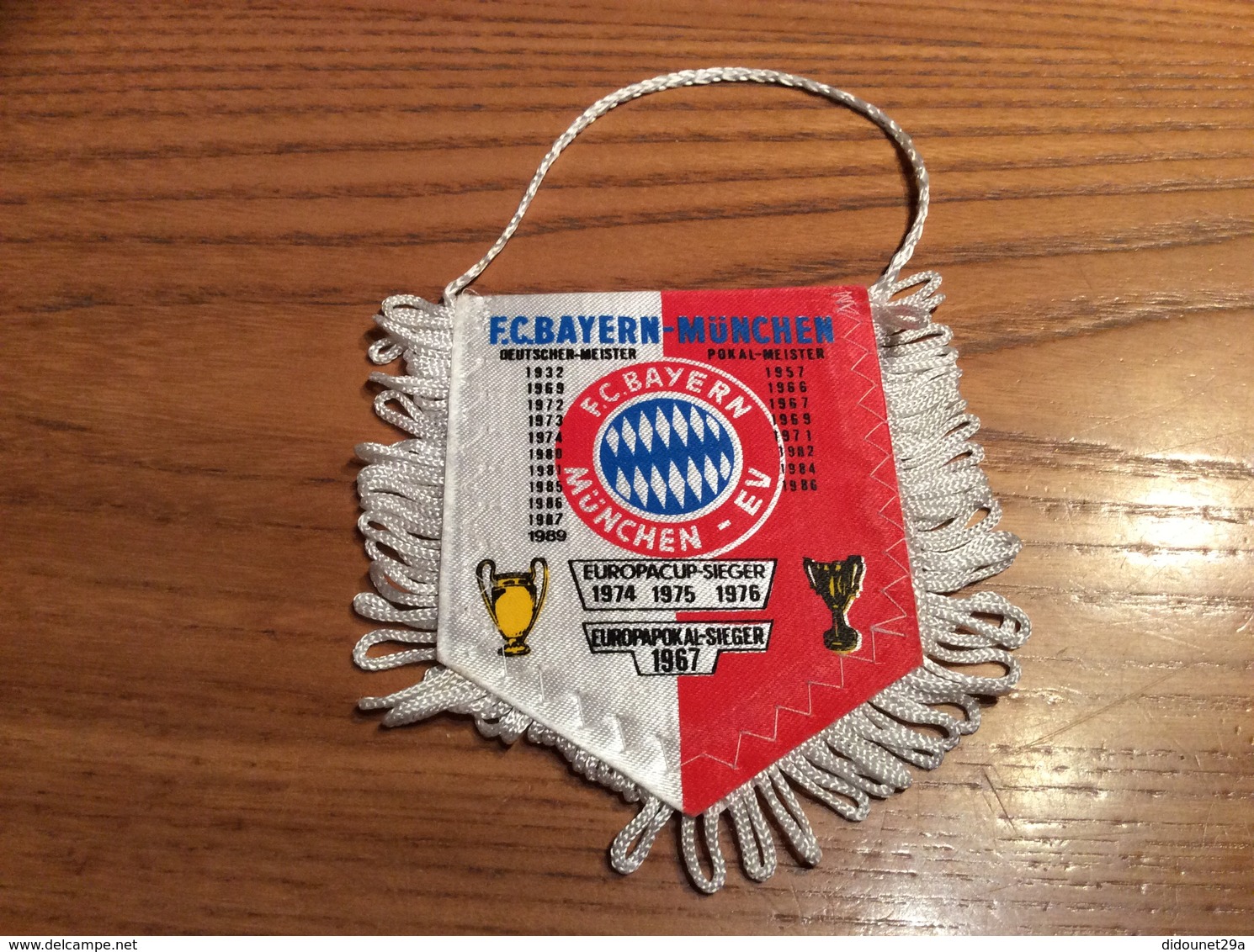 Fanion Football «FC BAYERN MÜNCHEN 1989» (Allemagne) - Habillement, Souvenirs & Autres