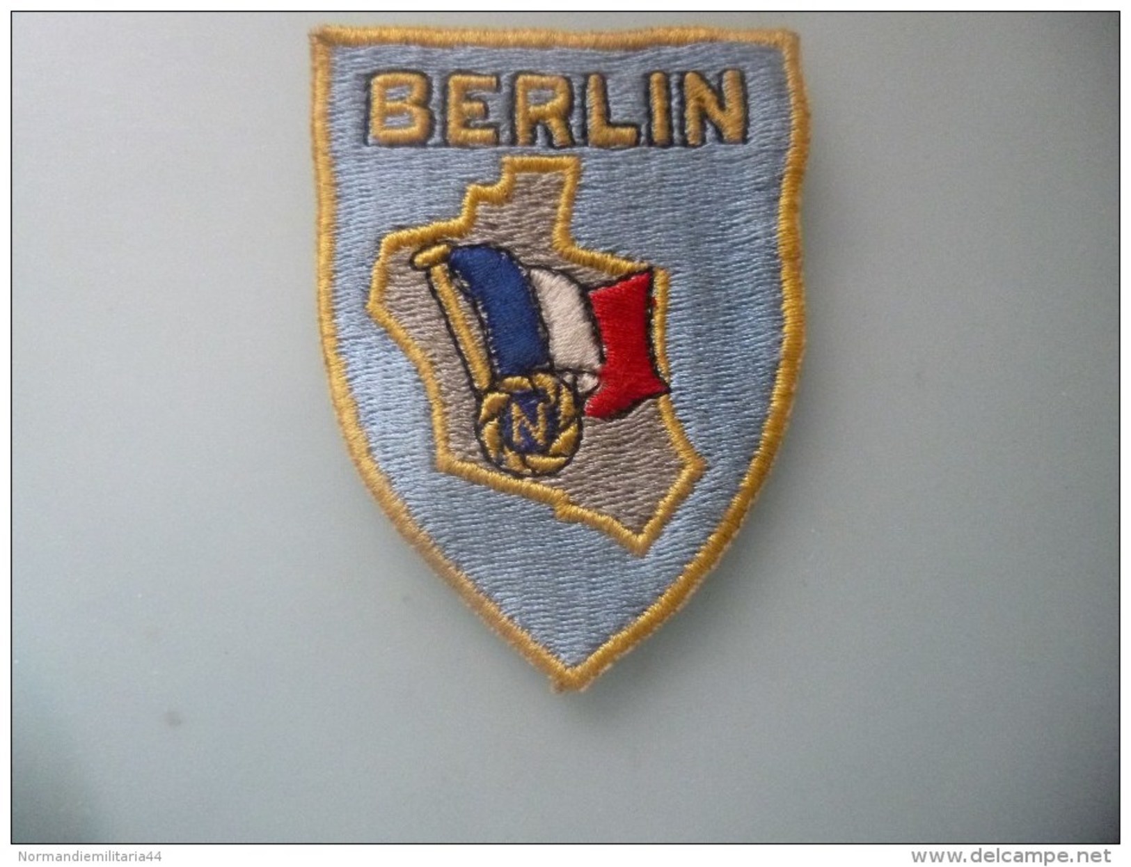 Insigne De La Garnison De Berlin - Ecussons Tissu