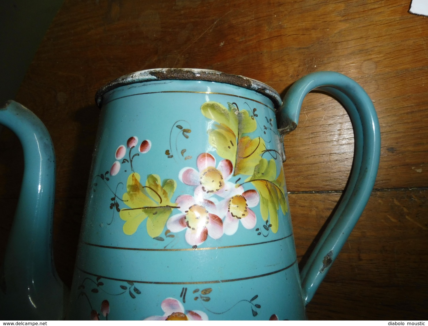 Cafetière Ancienne émaillée , Décor De Fleurs - Andere & Zonder Classificatie