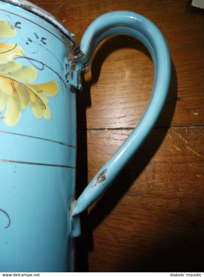 Cafetière Ancienne émaillée , Décor De Fleurs - Autres & Non Classés