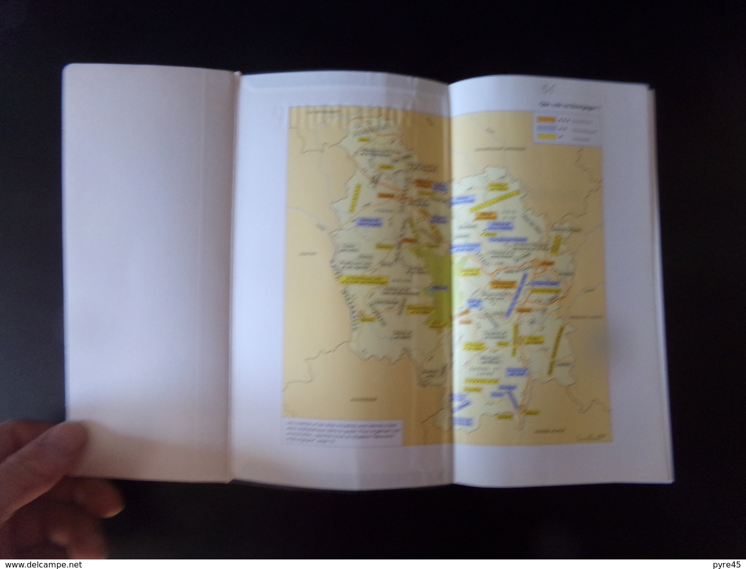 Guides Bleus Hachette " Bourgogne  " ( 1994 ) , 830 Pages - Tourism