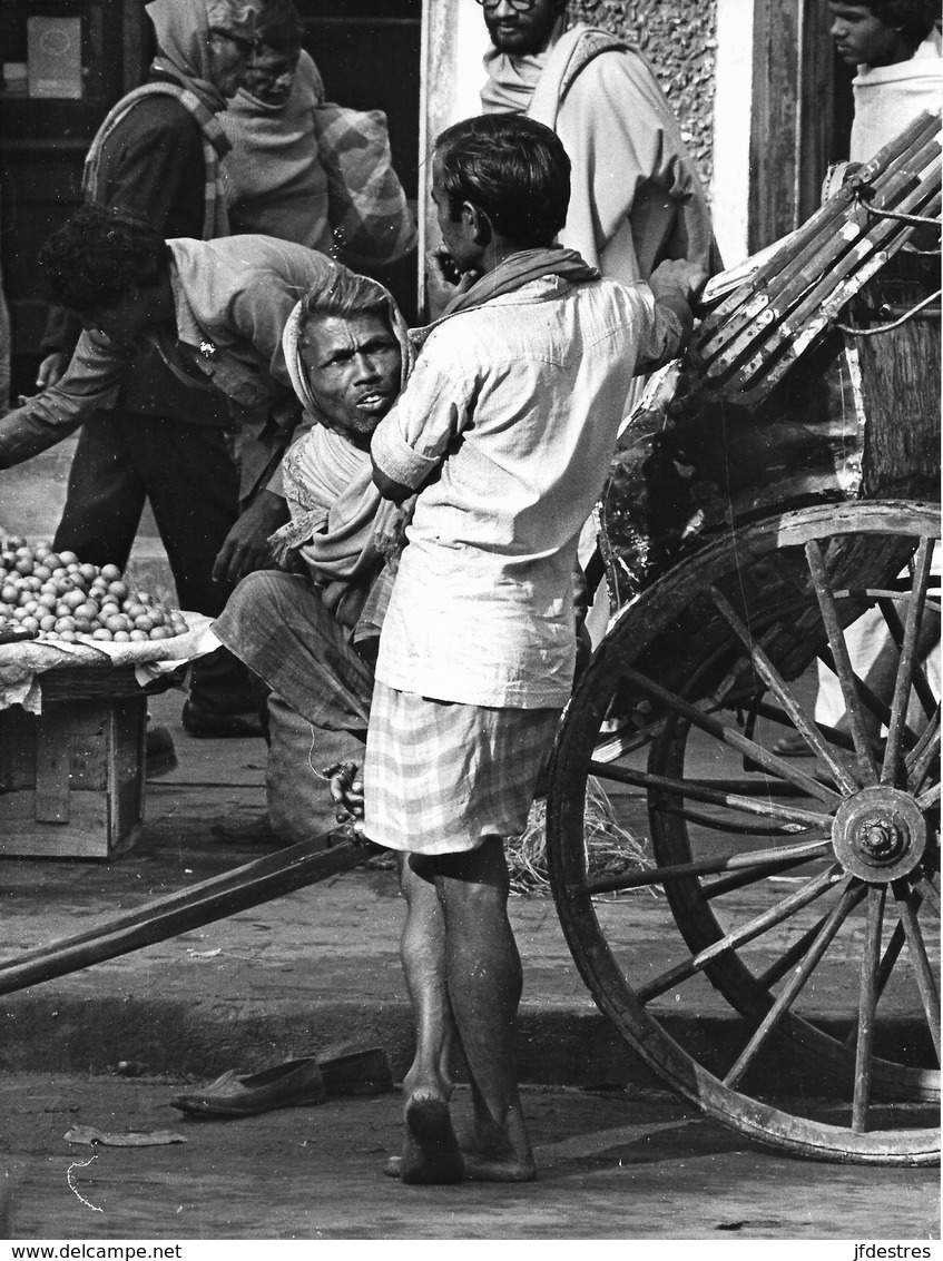 Photo Inde Calcutta Tranports Pousse-pousse Rickshaw Wallah Ph. Vivant Univers - Plaatsen