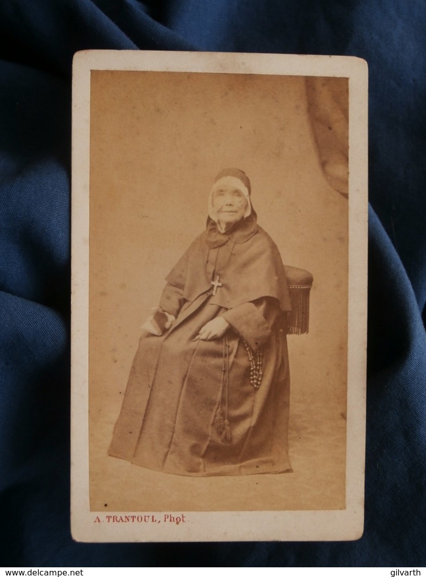 Photo CDV Trantoul à Toulouse - Religieuse Agée, Bonne Soeur, Nonne, Circa 1870 L489 - Anciennes (Av. 1900)