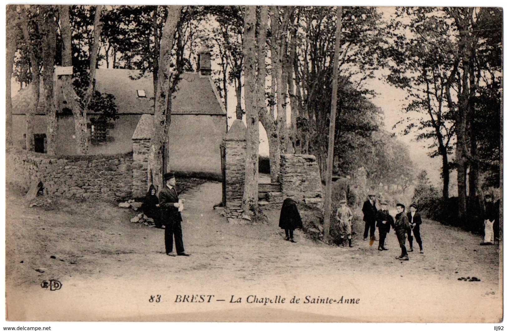 CPA 29 - BREST (Finistère) - 83. La Chapelle De Sainte-Anne - ELD (animée) - Brest