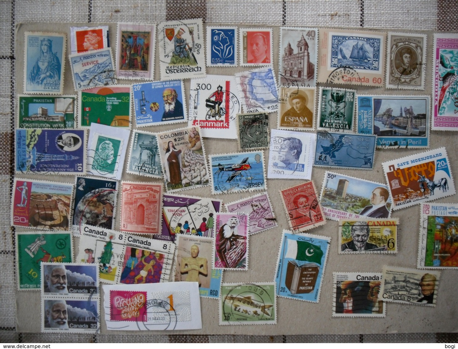 World 250 Stamps (5 Scan's) - Vrac (max 999 Timbres)