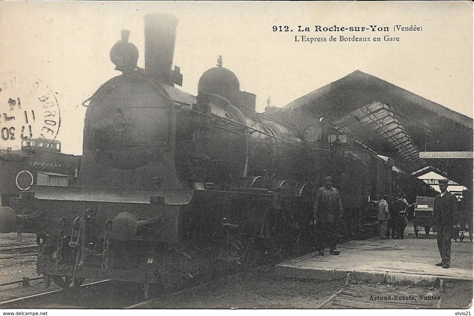 LA ROCHE SUR YON L' Express De Bordeaux En Gare.TRAIN - La Roche Sur Yon