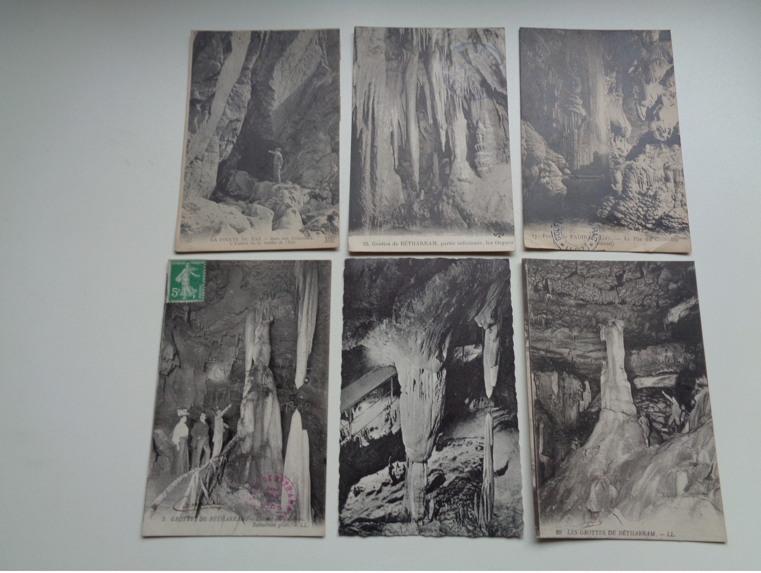 Lot de 60 cartes postales d' étranger  grottes  grotte  Lot van 60 postkaarten van buitenland  grotten  grot  - 60 scans