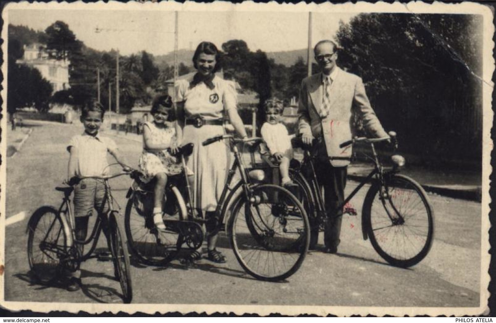 Carte Photo Famille En Vélo En Recommandé Pour Budapest Censure Oberkommando Der Wehrmacht CAD Cannes 1943 - 2. Weltkrieg 1939-1945