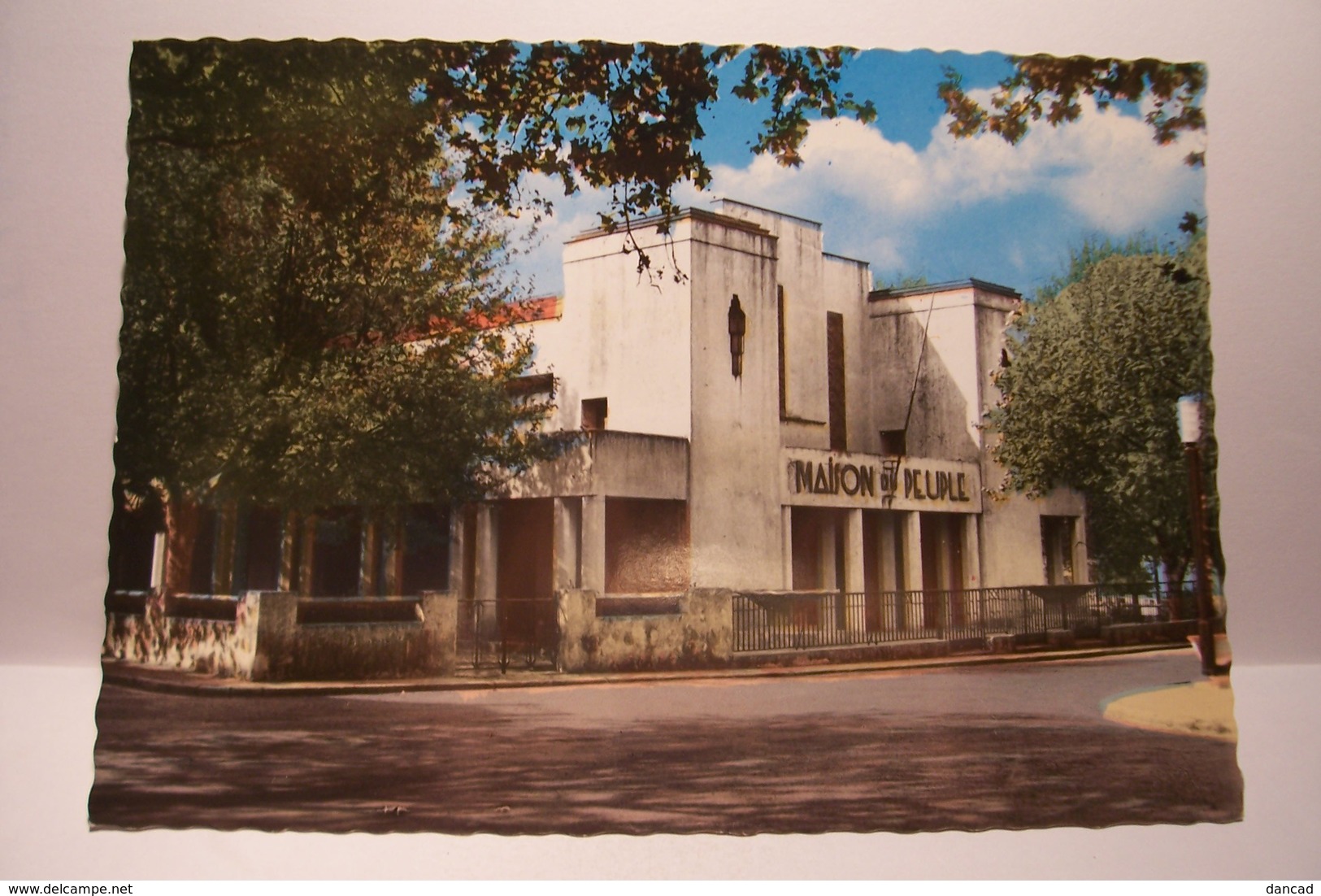 SAINT-ZACHARIE   - Maison Du  Peuple     - ( Pas De Reflet Sur L'original -) - Saint-Zacharie