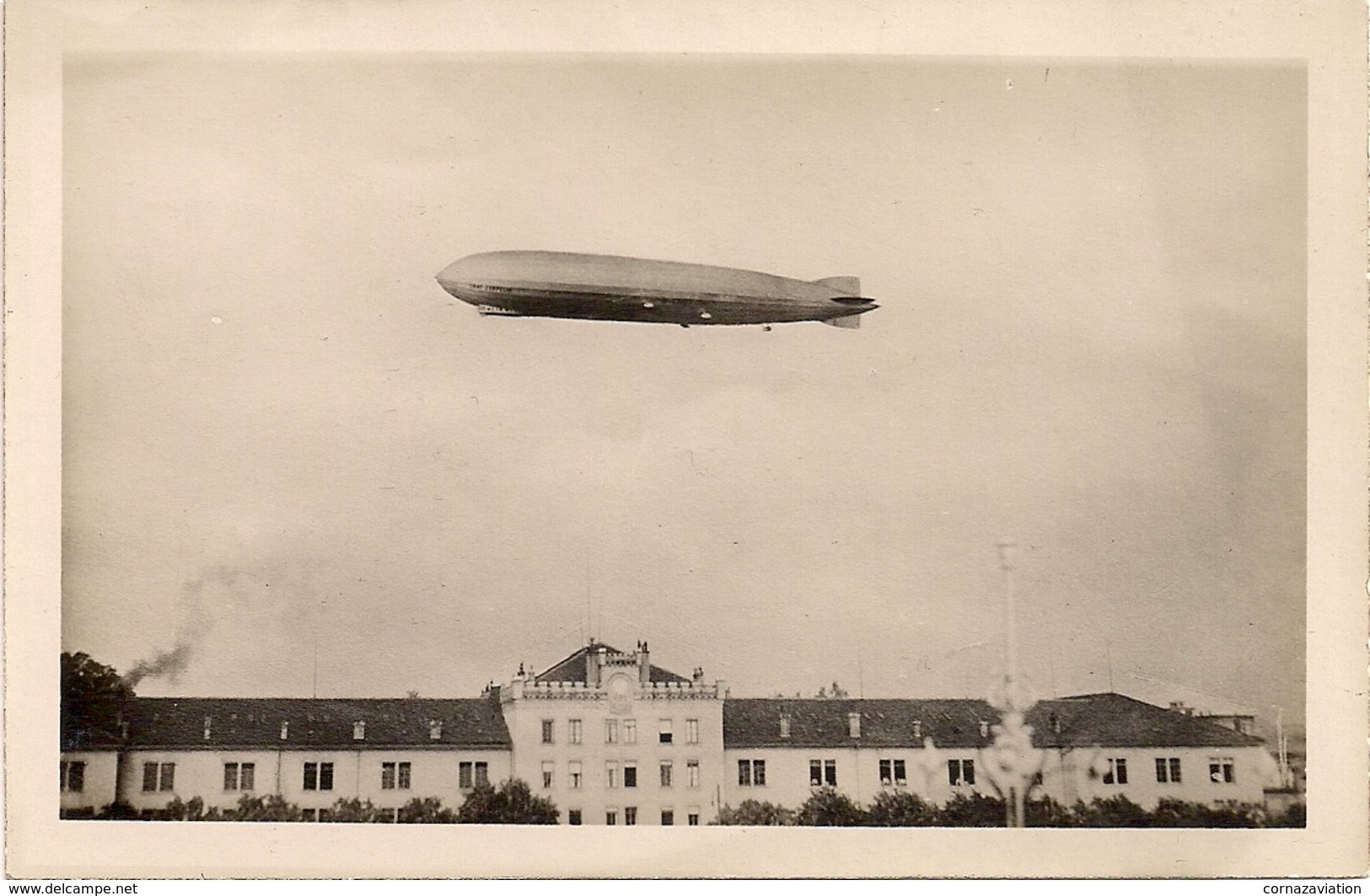 Aviation - Dirigeable LZ 127 Graf Zeppelin - Au-dessus Des Casernes De Lausanne - Dirigeables