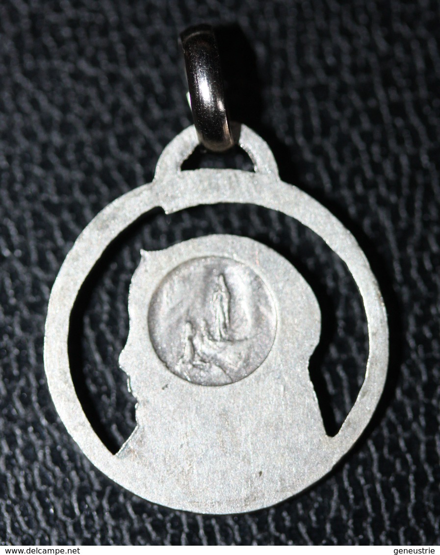 Pendentif Médaille Religieuse "Notre-Dame De Lourdes" Religious Medal - Religion & Esotérisme