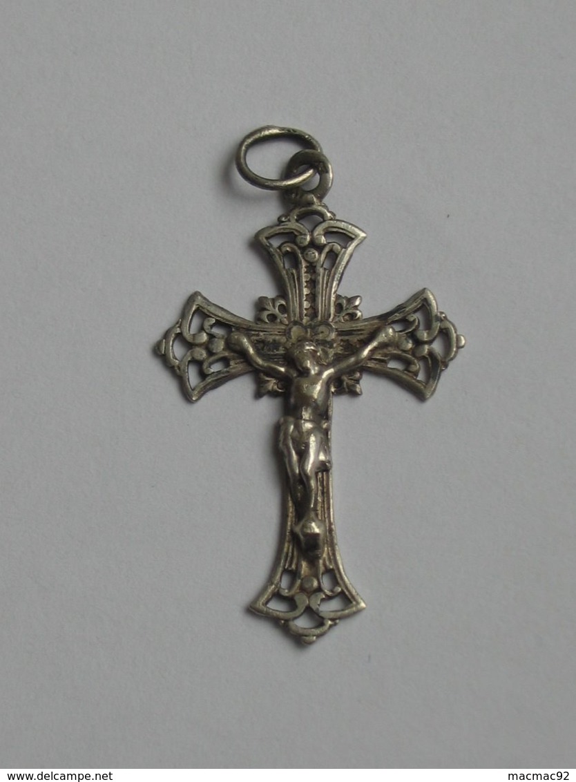 Magnifique Et Ancienne Croix Chrétienne - En ARGENT    *** EN ACHAT IMMEDIAT *** - Religion & Esotérisme