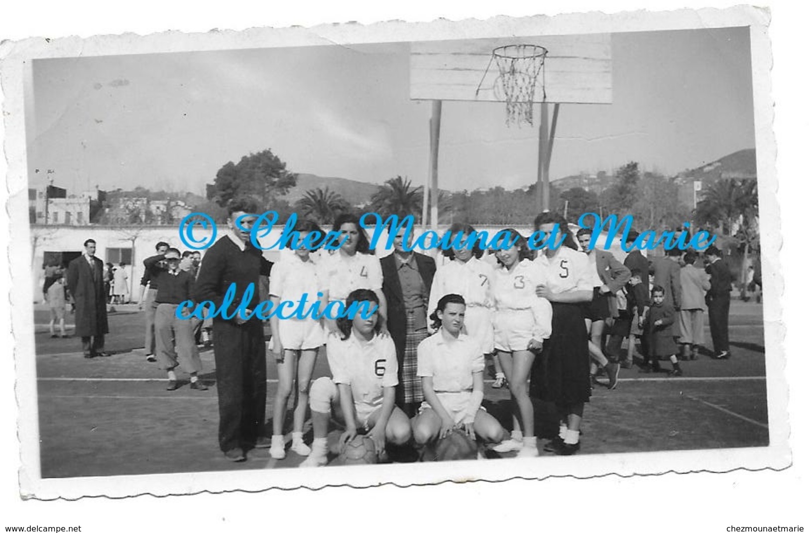 BASKET EQUIPE FEMININE MINIMES VOYAGE A BARCELONE 1949 - PHOTO 11*7 CM - Sports