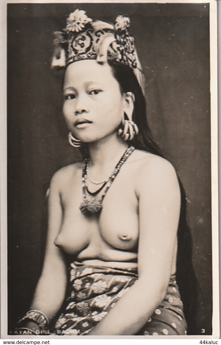 KAYAN GIRL Femme Seins Nus - Malaysia