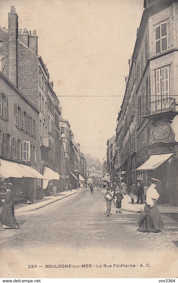 BOULOGNE-sur-MER: La Rue Faidherbe - Boulogne Sur Mer