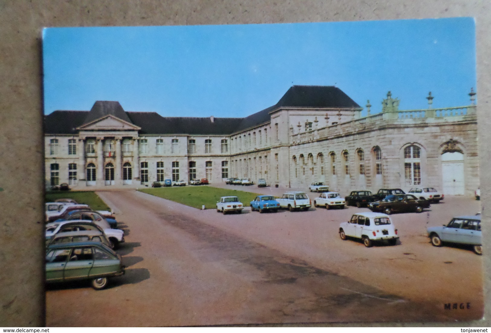 COMMERCY - Le Château Stanislas - Voitures, Auto, Cars ( 55 Meuse ) - Commercy