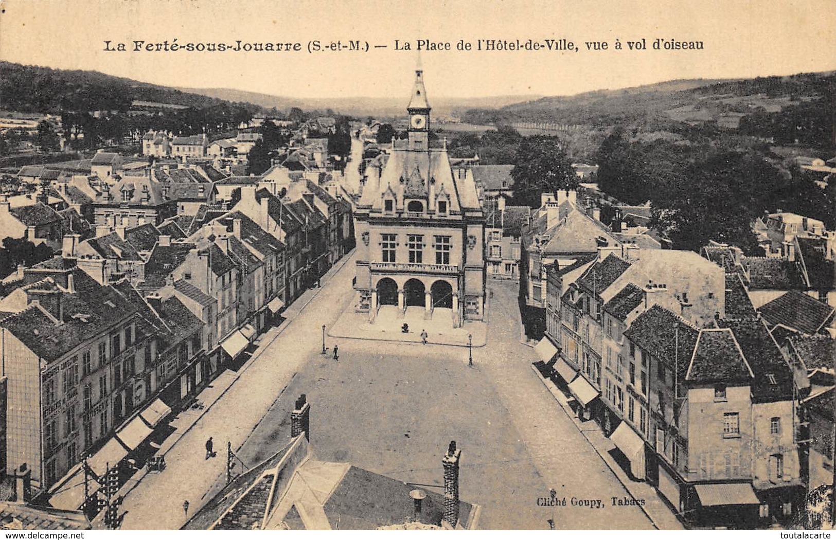 CPA 77 LA FERTE SOUS JOUARRE LA PLACE DE L HOTEL DE VILLE VUE A VOL D OISEAU - La Ferte Sous Jouarre