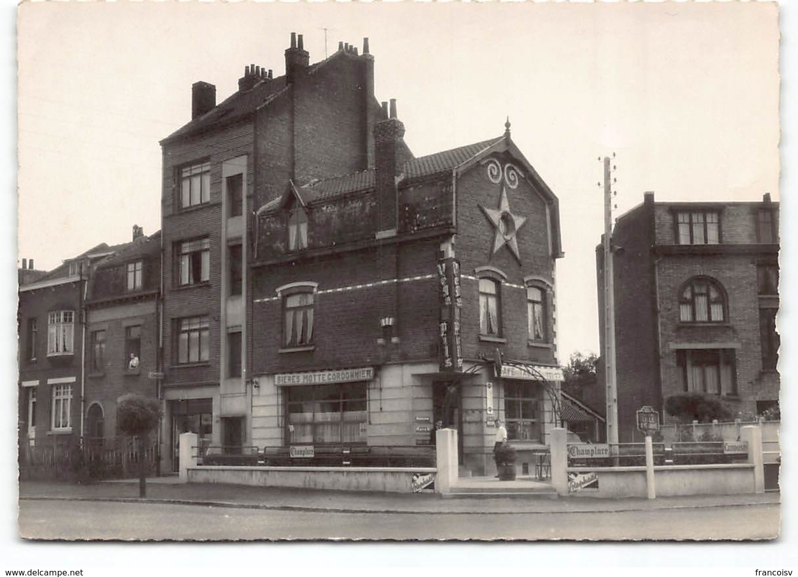 Lambersart. Carrefour Boufflers, Café Tabacs De L'etoile. Rue Auguste Bonte . Bieres Motte Cordonnier.  Vega Pils. - Lambersart