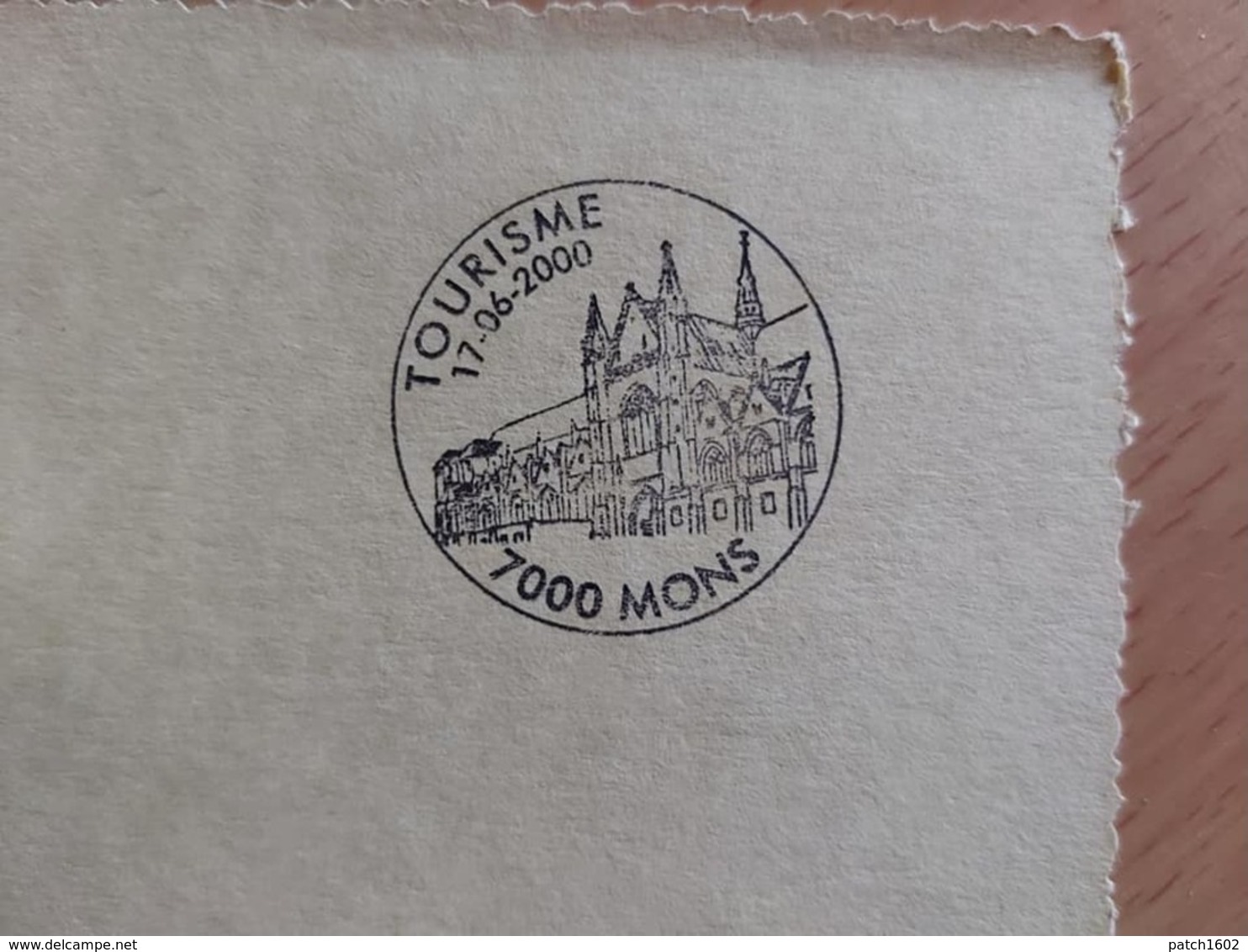 MONS EGLISE SAINTE WAUDRU  + TIMBRE+ CACHET TOURISME 17/06/2000 - Andere & Zonder Classificatie