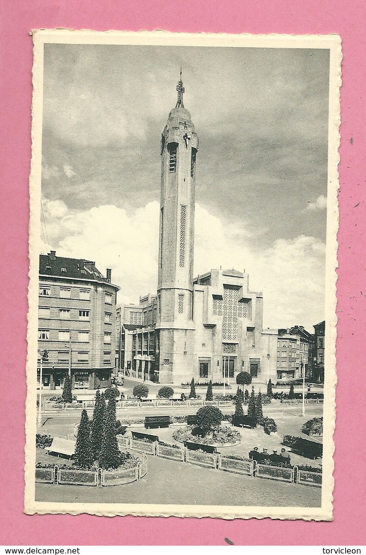 C.P. Molenbeek-Saint-Jean =  Place   Et Eglise St-Jean-Baptiste - Molenbeek-St-Jean - St-Jans-Molenbeek