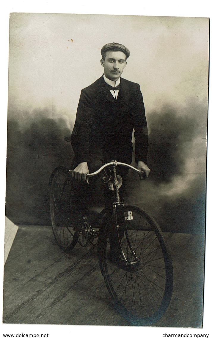 Carte Photo - Portrait D'une Jeune Homme Et Sa Bicyclette - 2 Scans - Hommes